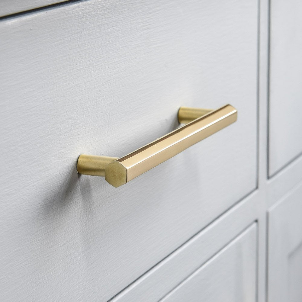 http://www.willowandstone.co.uk/cdn/shop/products/drawer-handle-polished-brass.jpg?v=1644423006