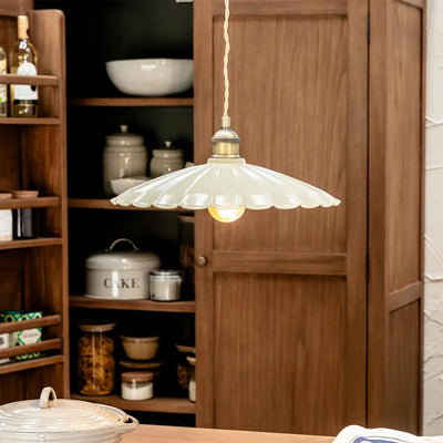 Clay-Wanstrow-Pendant-Light-Large-size-in-kitchen-scene