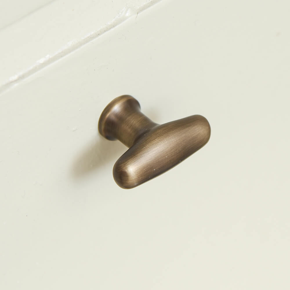 Light Antique Brass Elegance Cabinet Knob